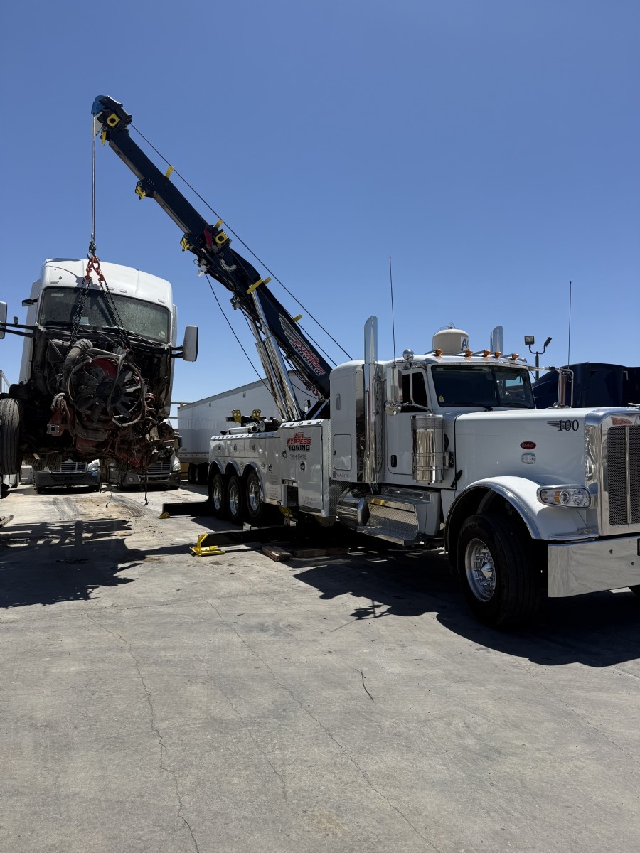 2024 PETERBILT 389