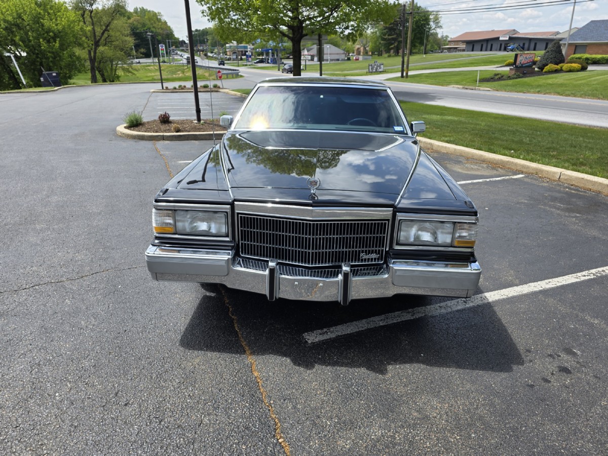 1992 CADILLAC Brougham