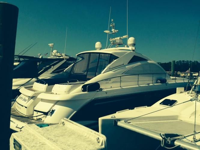 Boat Sapphire Yenta