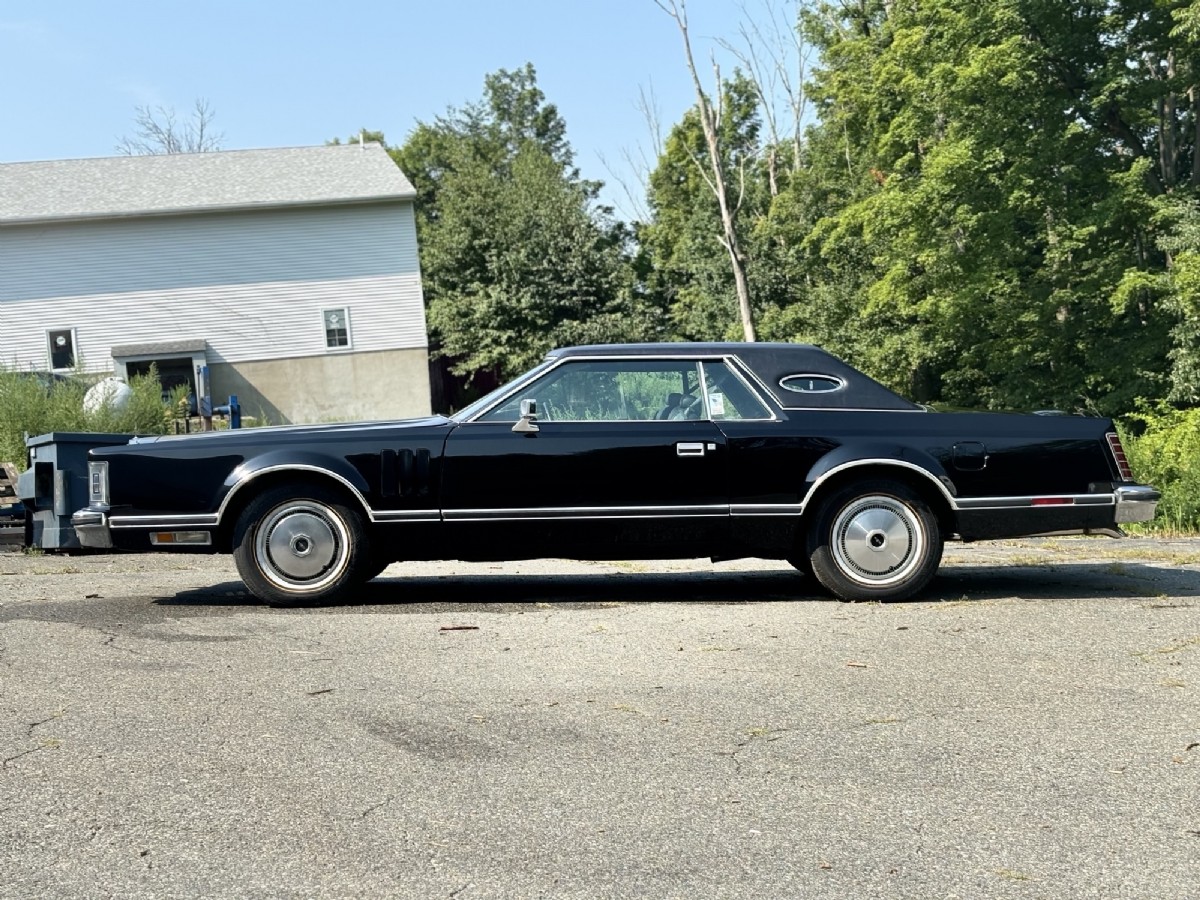 1977 Lincoln  Continental Mark V
