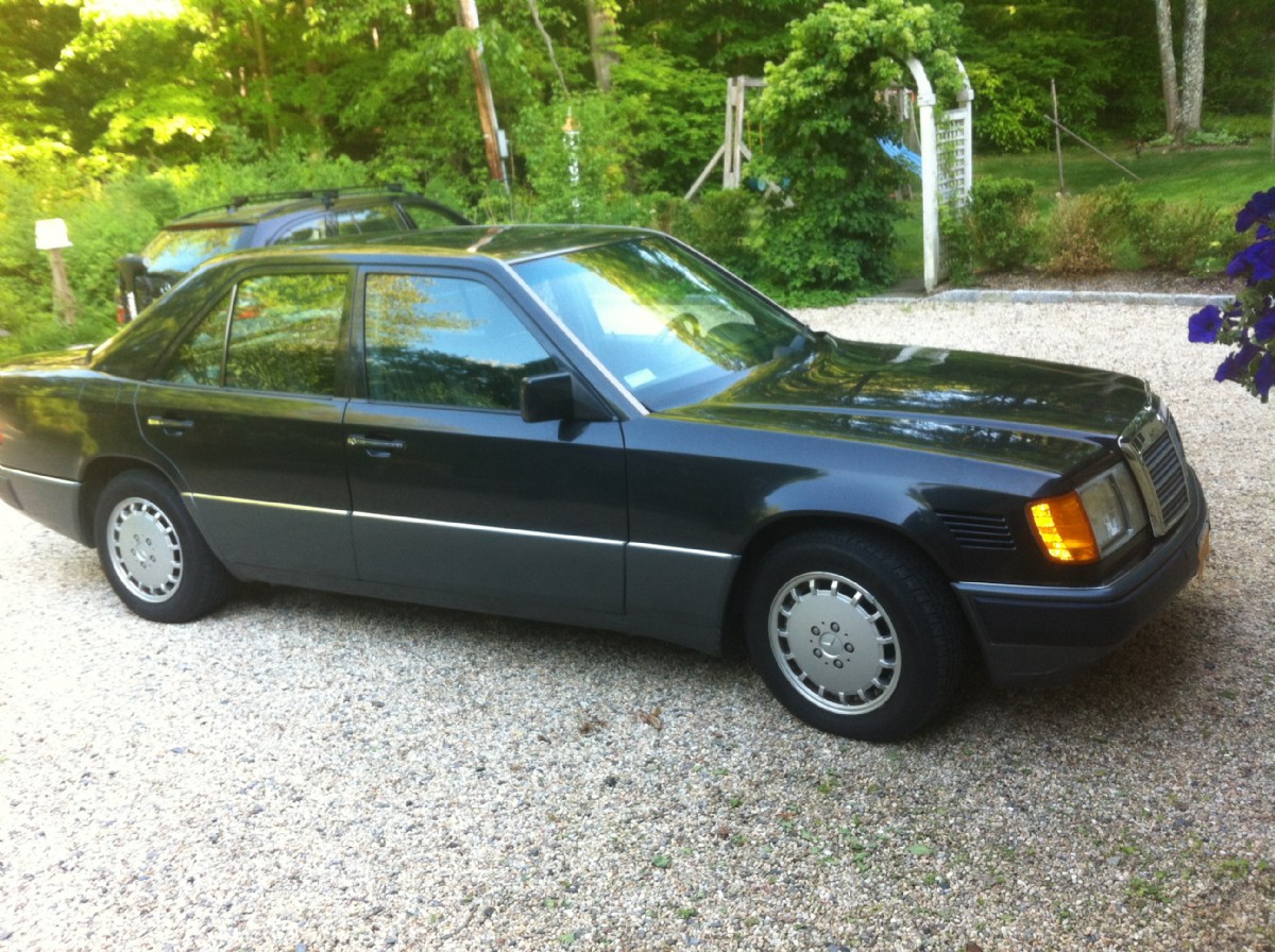 1992 MERCEDES-BENZ 300
