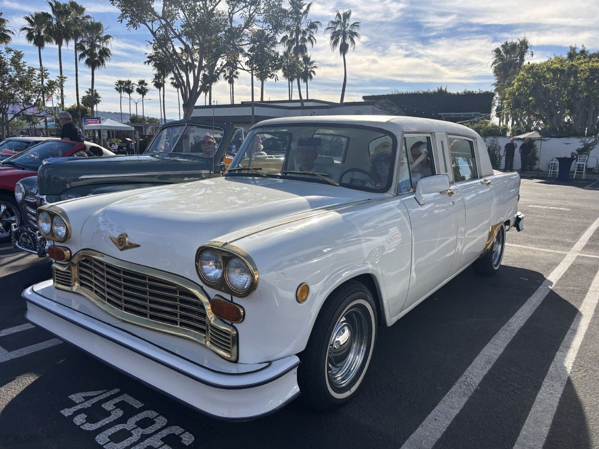 1983 CHECKER A12E