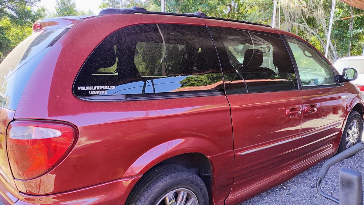 2004 Chrysler Wheelchair Van