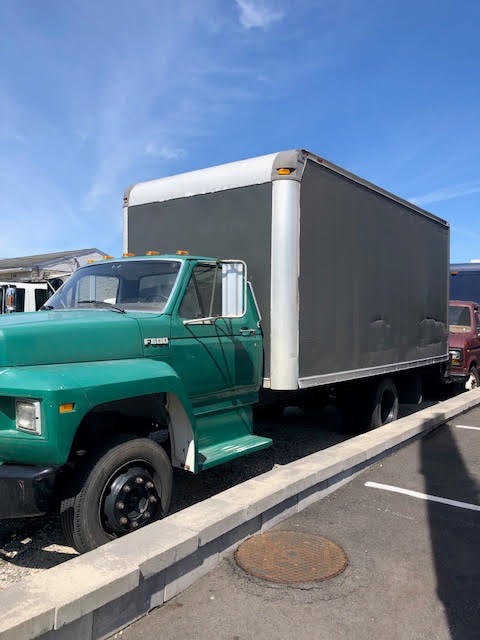 1990 Ford F600 Box Truck