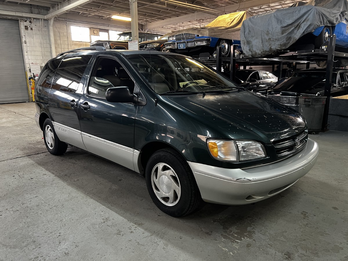 2000 Toyota Sienna