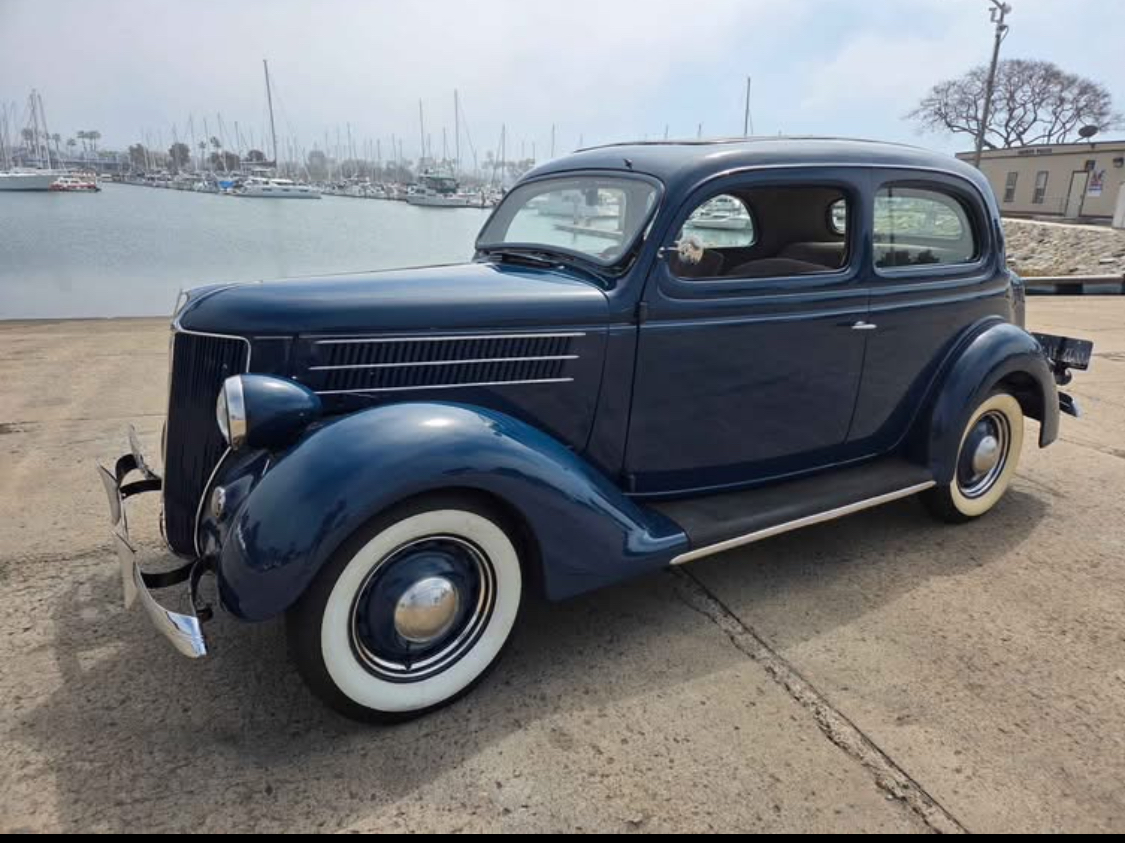 1936 Ford  Tudor Humpback