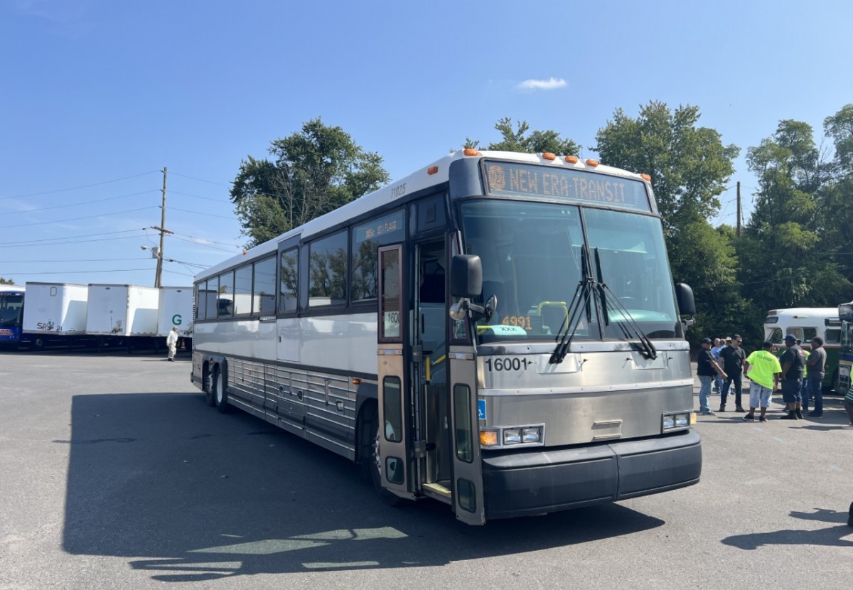 2003 MCI D4500
