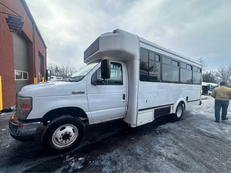 2013 Ford E-450