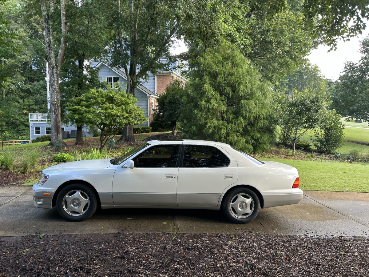 1999 Lexus LS400