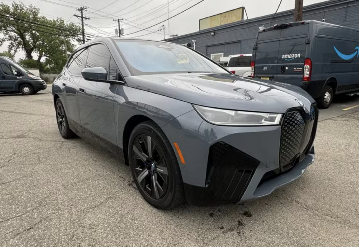 2023 BMW iX