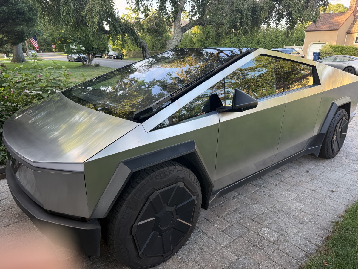 2025 Tesla Cybertruck