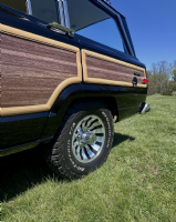 1990 JEEP Grand Wagoneer Base