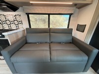 2025 Sunseeker Forest River 32'