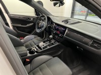 2026 PORSCHE Macan gts