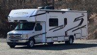 2025 Sunseeker Forest River 32'