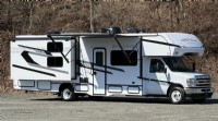 2025 Sunseeker Forest River 32'
