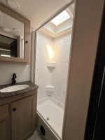 2025 Sunseeker Forest River 32'