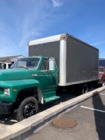 1990 Ford F600 Box Truck