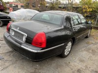 2005 Lincoln Town Car