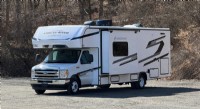 2025 Sunseeker Forest River 32'