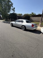 2004 LINCOLN Town Car Ultimate