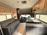 2025 Sunseeker Forest River 32'