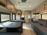 2025 Sunseeker Forest River 32'