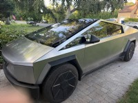 2025 Tesla Cybertruck