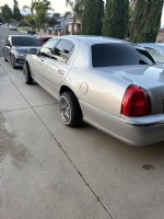2004 LINCOLN Town Car Ultimate
